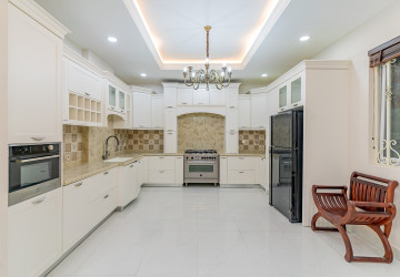 5 Bedroom Villa For Rent - Elite Town, TonleBassac, Phnom Penh thumbnail