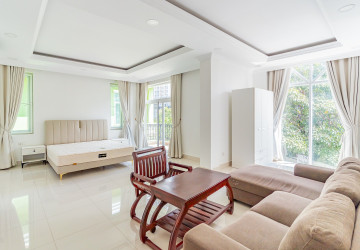 5 Bedroom Villa For Rent - Elite Town, TonleBassac, Phnom Penh thumbnail