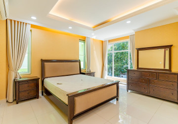 5 Bedroom Villa For Rent - Elite Town, TonleBassac, Phnom Penh thumbnail