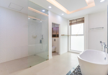 5 Bedroom Villa For Rent - Elite Town, TonleBassac, Phnom Penh thumbnail