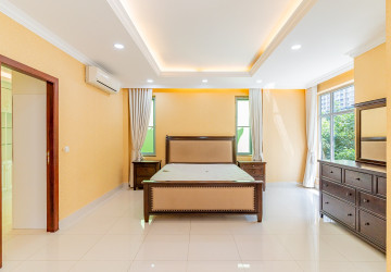 5 Bedroom Villa For Rent - Elite Town, TonleBassac, Phnom Penh thumbnail
