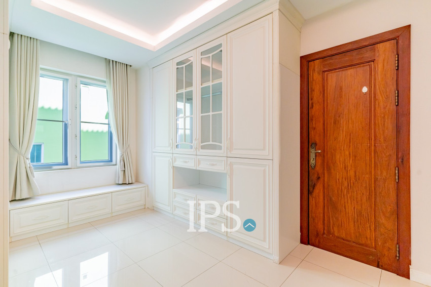 5 Bedroom Villa For Rent - Elite Town, TonleBassac, Phnom Penh