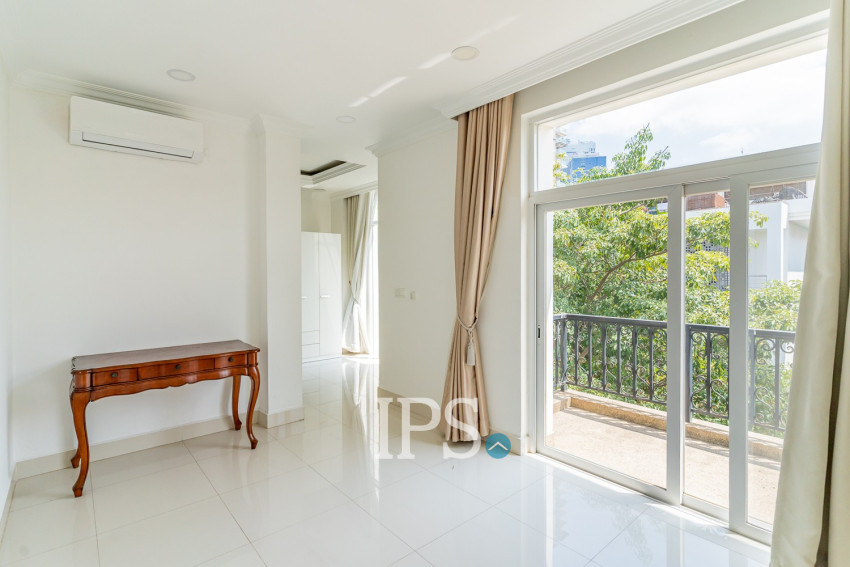 5 Bedroom Villa For Rent - Elite Town, TonleBassac, Phnom Penh