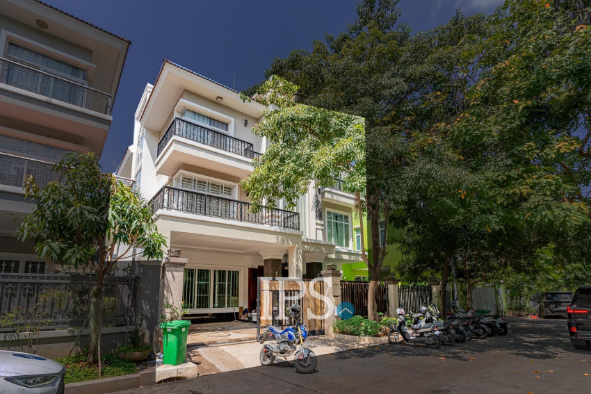 5 Bedroom Villa For Rent - Elite Town, TonleBassac, Phnom Penh