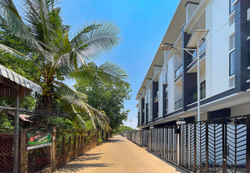 4 Bedroom Flat For Rent - Sala Kamreuk, Siem Reap thumbnail