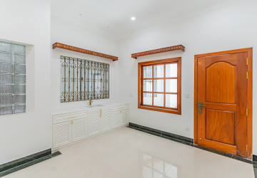 3 Bedroom Villa For Rent - Bassac Garden, Tonle Bassac, Phnom Penh thumbnail