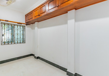 3 Bedroom Villa For Rent - Bassac Garden, Tonle Bassac, Phnom Penh thumbnail