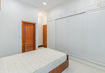 3 Bedroom Villa For Rent - Bassac Garden, Tonle Bassac, Phnom Penh thumbnail