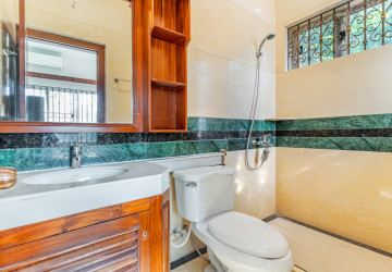 3 Bedroom Villa For Rent - Bassac Garden, Tonle Bassac, Phnom Penh thumbnail