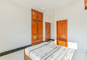 3 Bedroom Villa For Rent - Bassac Garden, Tonle Bassac, Phnom Penh thumbnail