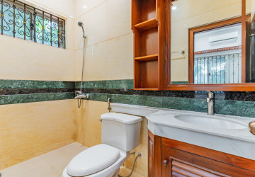 3 Bedroom Villa For Rent - Bassac Garden, Tonle Bassac, Phnom Penh thumbnail