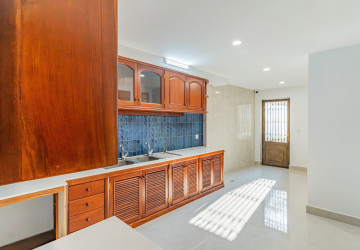 3 Bedroom Villa For Rent - Bassac Garden, Tonle Bassac, Phnom Penh thumbnail