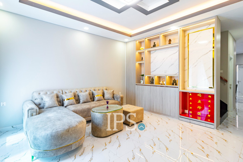 4 Bedroom Flat For Rent - Sambour, Siem Reap