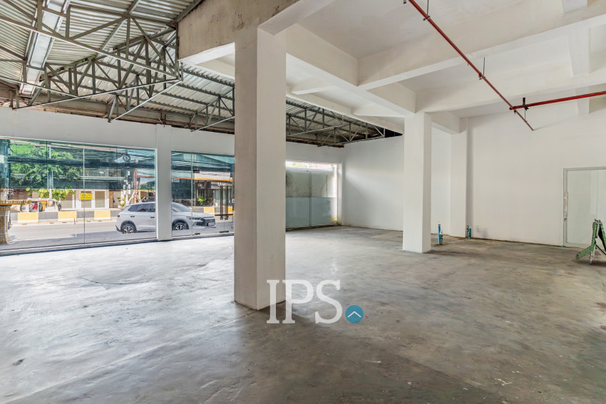 130 Sqm Retail Space For Rent - Chak Angrae Kraom, Phnom Penh