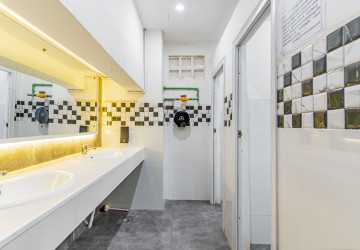 130 Sqm Retail Space For Rent - Chak Angrae Kraom, Phnom Penh thumbnail