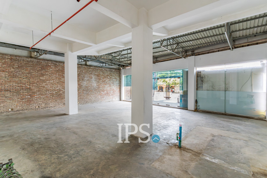 130 Sqm Retail Space For Rent - Chak Angrae Kraom, Phnom Penh