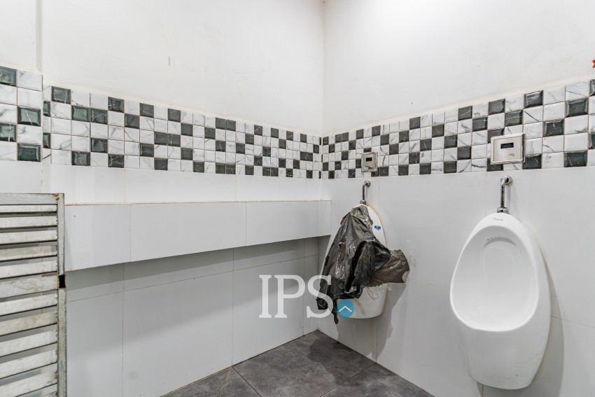 130 Sqm Retail Space For Rent - Chak Angrae Kraom, Phnom Penh