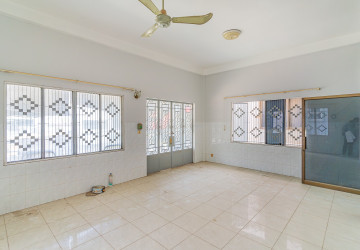 9 Bedroom Commercial Villa For Rent - BKK1, Phnom Penh thumbnail
