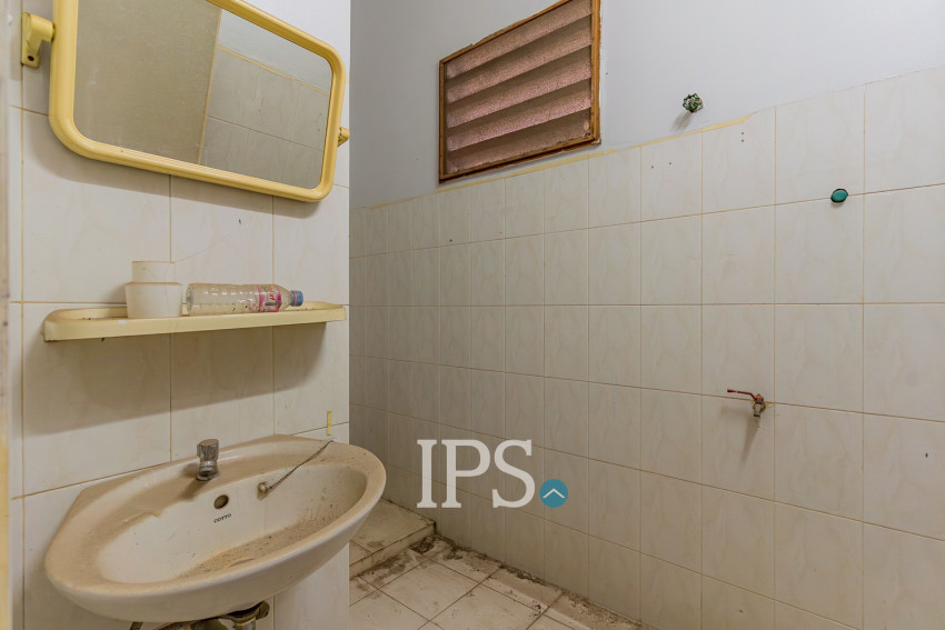 9 Bedroom Commercial Villa For Rent - BKK1, Phnom Penh