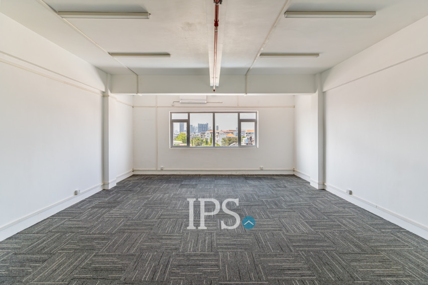 48 Sqm Retail Space For Rent - Chak Angrae Kraom, Phnom Penh