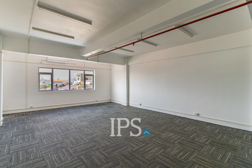 48 Sqm Retail Space For Rent - Chak Angrae Kraom, Phnom Penh