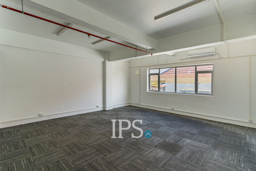 36 Sqm Retail Space For Rent - Chak Angrae Kraom, Phnom Penh