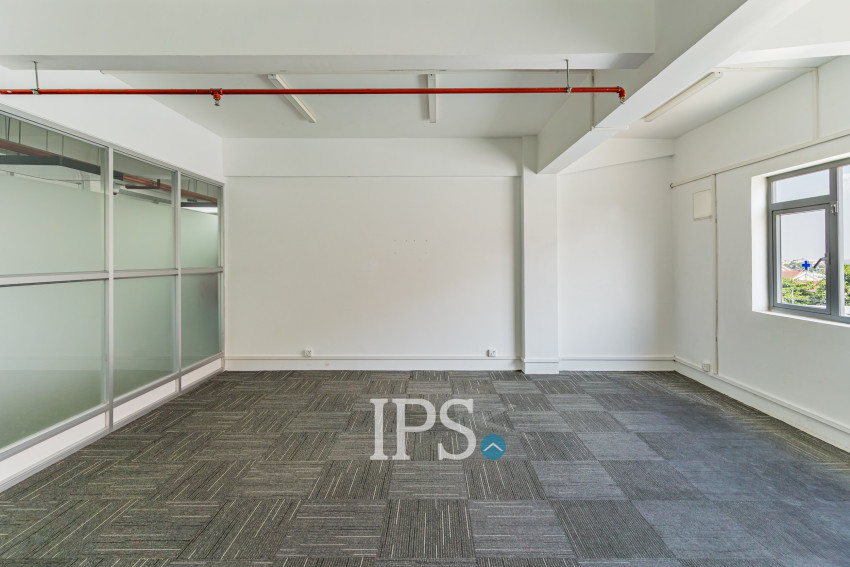 36 Sqm Retail Space For Rent - Chak Angrae Kraom, Phnom Penh