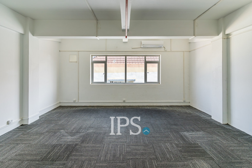 36 Sqm Retail Space For Rent - Chak Angrae Kraom, Phnom Penh