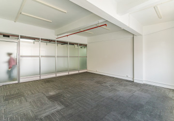 36 Sqm Retail Space For Rent - Chak Angrae Kraom, Phnom Penh thumbnail