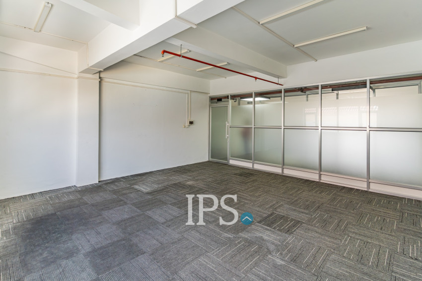 36 Sqm Retail Space For Rent - Chak Angrae Kraom, Phnom Penh