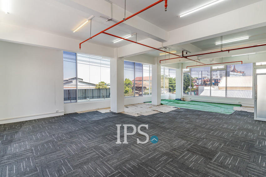 96 Sqm Retail Space For Rent - Chak Angrae Kraom, Phnom Penh