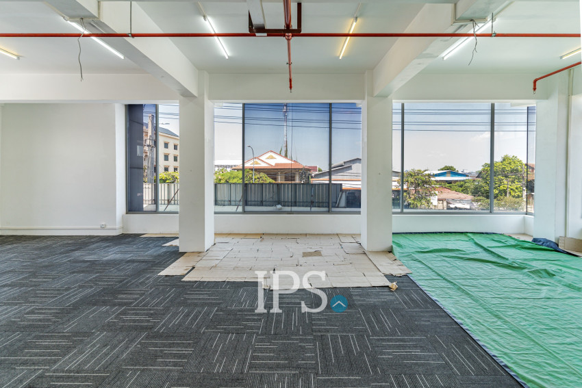 96 Sqm Retail Space For Rent - Chak Angrae Kraom, Phnom Penh