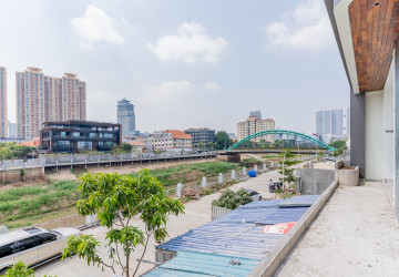 4 Bedroom Villa For Sale - Tonle Bassac, Phnom Penh thumbnail