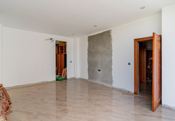 4 Bedroom Villa For Sale - Tonle Bassac, Phnom Penh thumbnail