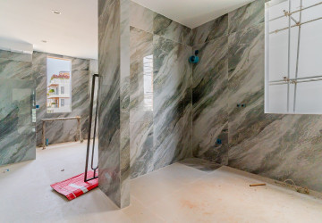 4 Bedroom Villa For Sale - Tonle Bassac, Phnom Penh thumbnail