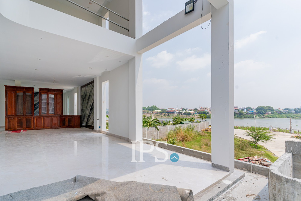 4 Bedroom Villa For Sale - Tonle Bassac, Phnom Penh - Image 5