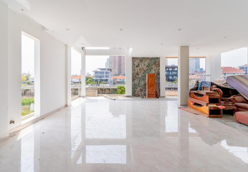 4 Bedroom Villa For Sale - Tonle Bassac, Phnom Penh thumbnail