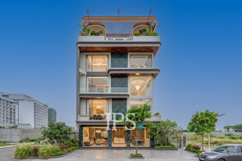 4 Bedroom Villa For Sale - Tonle Bassac, Phnom Penh