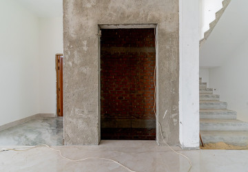 4 Bedroom Villa For Sale - Tonle Bassac, Phnom Penh thumbnail