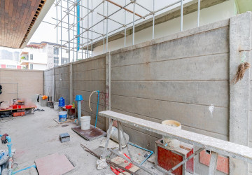 4 Bedroom Villa For Sale - Tonle Bassac, Phnom Penh thumbnail