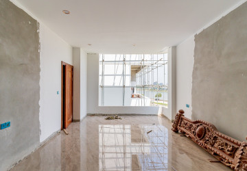4 Bedroom Villa For Sale - Tonle Bassac, Phnom Penh thumbnail