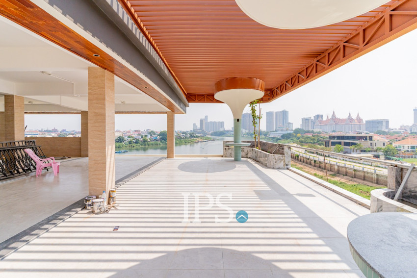 4 Bedroom Villa For Sale - Tonle Bassac, Phnom Penh