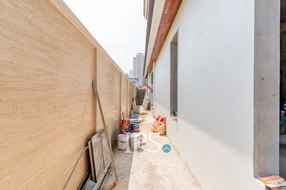 4 Bedroom Villa For Sale - Tonle Bassac, Phnom Penh - Image 53