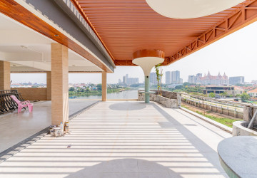 4 Bedroom Villa For Sale - Tonle Bassac, Phnom Penh thumbnail