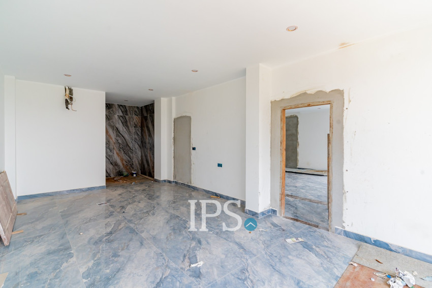 4 Bedroom Villa For Sale - Tonle Bassac, Phnom Penh