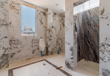 4 Bedroom Villa For Sale - Tonle Bassac, Phnom Penh thumbnail