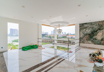 4 Bedroom Villa For Sale - Tonle Bassac, Phnom Penh thumbnail