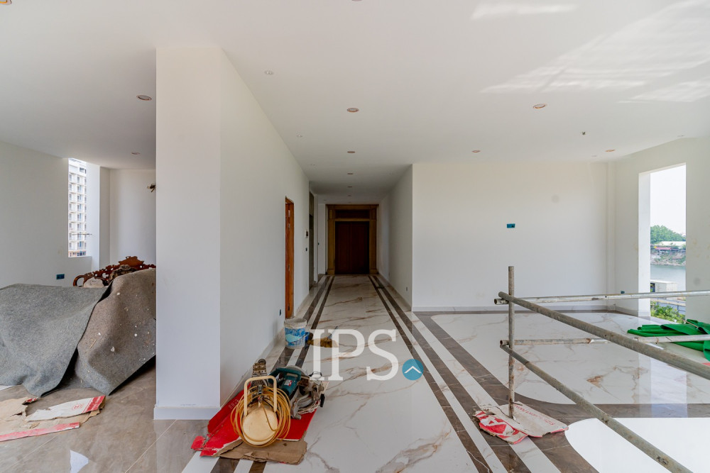 4 Bedroom Villa For Sale - Tonle Bassac, Phnom Penh - Image 17