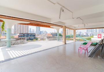 4 Bedroom Villa For Sale - Tonle Bassac, Phnom Penh thumbnail