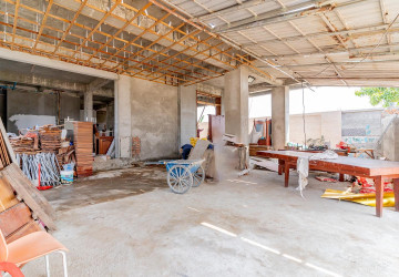 4 Bedroom Villa For Sale - Tonle Bassac, Phnom Penh thumbnail